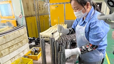 工業機器人軸（zhóu）承被腐蝕的原因包含哪些？（37年廠家經驗總結）