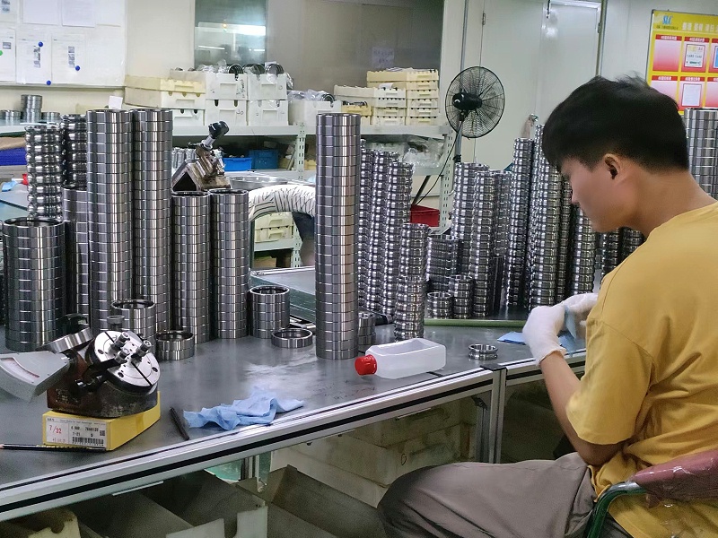 工業機（jī）器人角接觸軸承